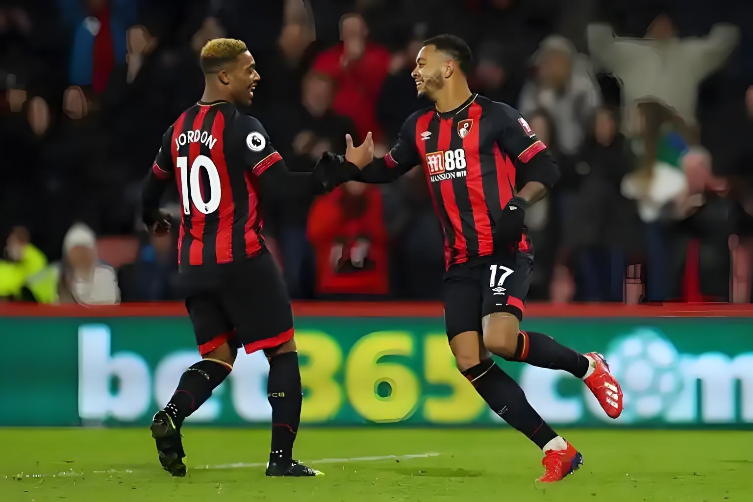 关于狼队主场不敌伯恩茅斯，失去争夺机会的信息