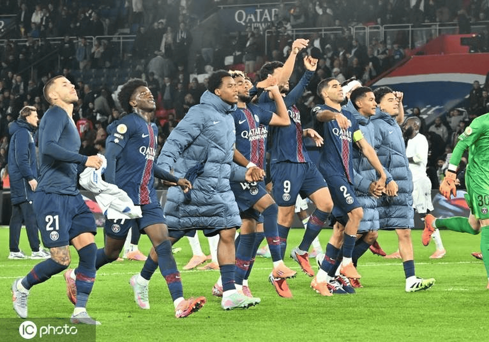 巴黎圣日耳曼击败布拉格斯拉维亚，法甲劲旅实现连胜的简单介绍