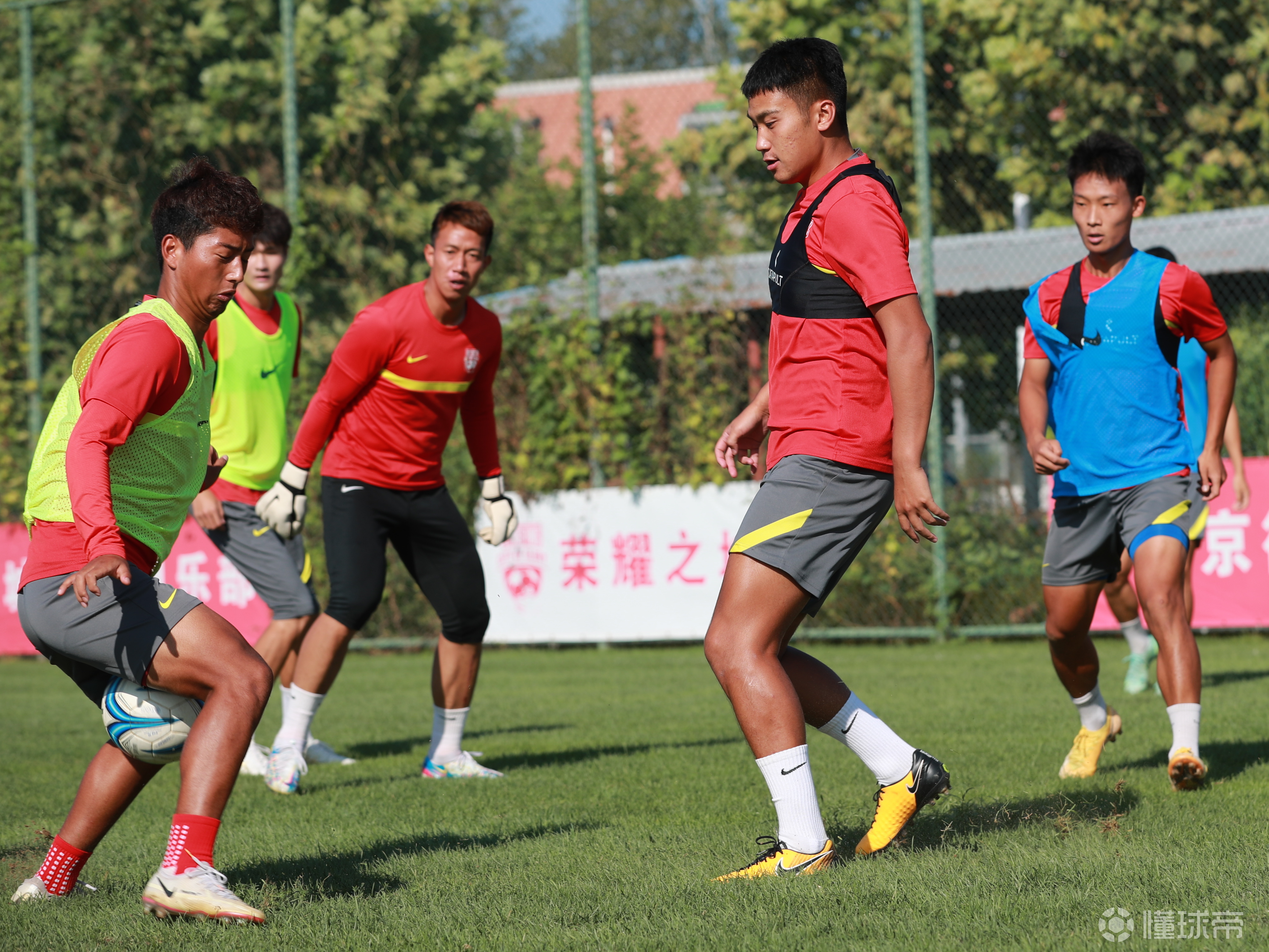 关于训练针对性增强，球队备战更加充分的信息